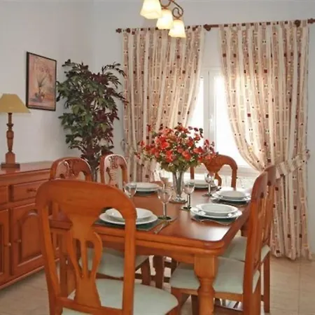 Villa Rosa Villa *